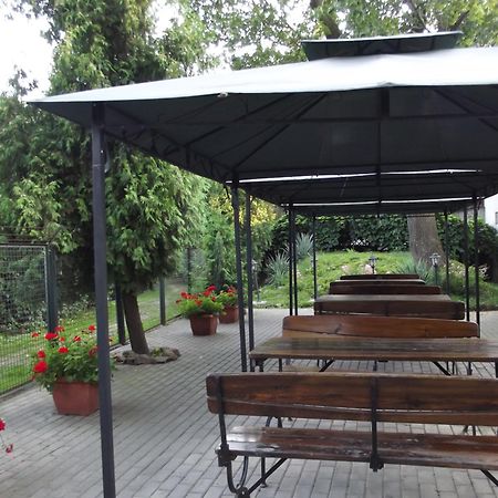 Dedek Park - Historyczny Dworek W Pieknym Parku Skaryszewskim Obok Stadionu Narodowego 바르샤바 레스토랑 사진