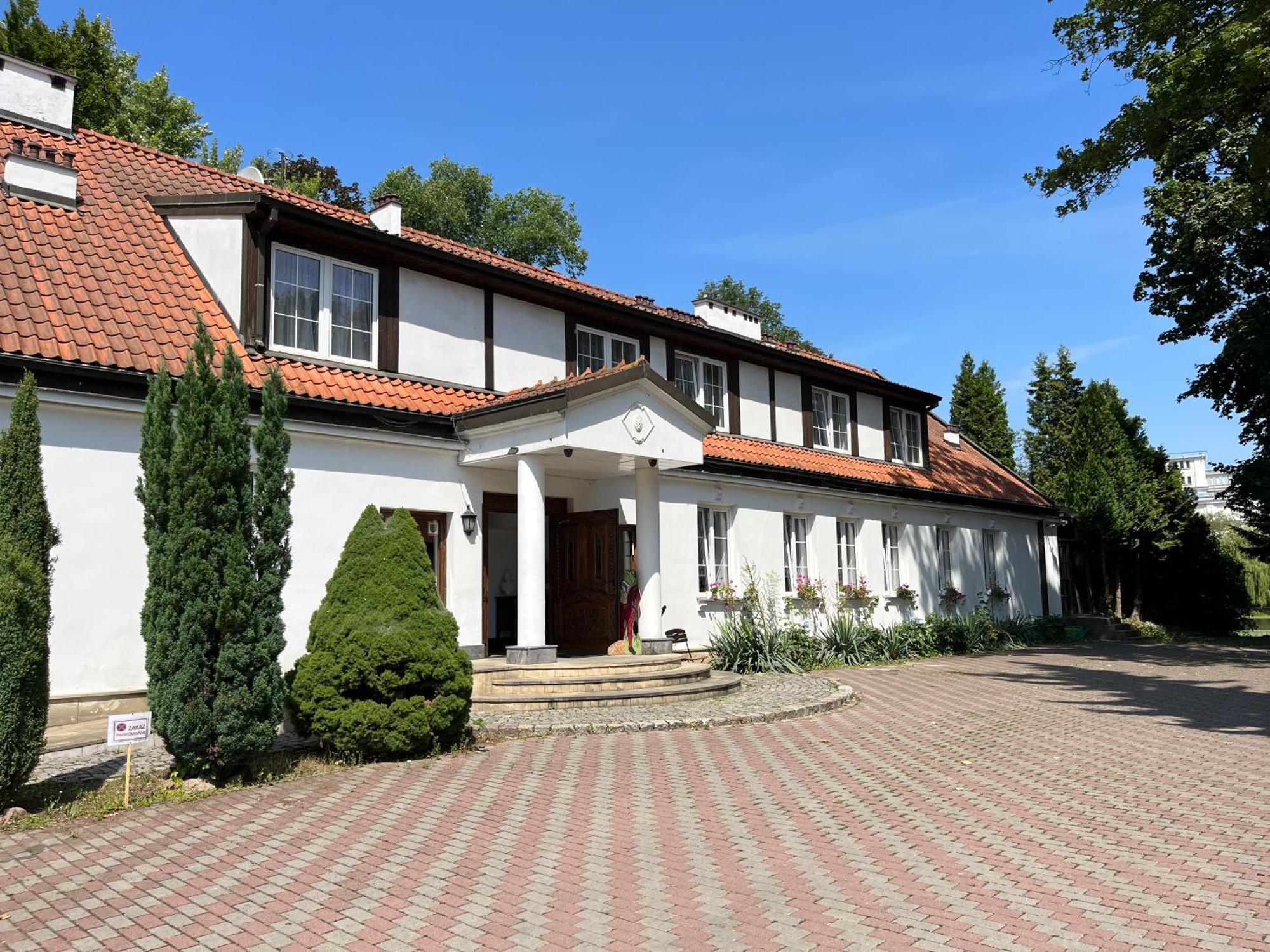 Dedek Park - Historyczny Dworek W Pieknym Parku Skaryszewskim Obok Stadionu Narodowego 바르샤바 외부 사진