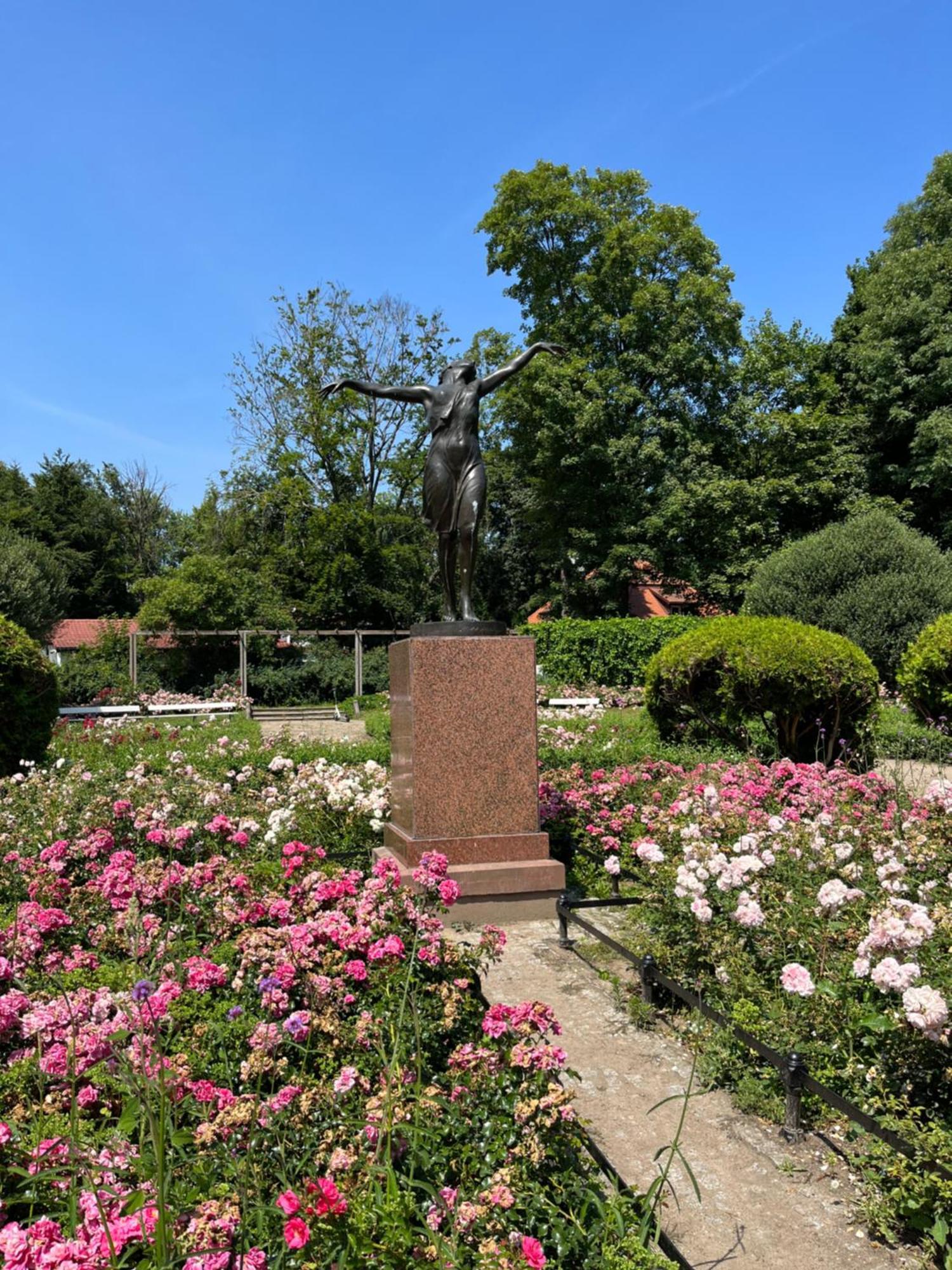 Dedek Park - Historyczny Dworek W Pieknym Parku Skaryszewskim Obok Stadionu Narodowego 바르샤바 외부 사진