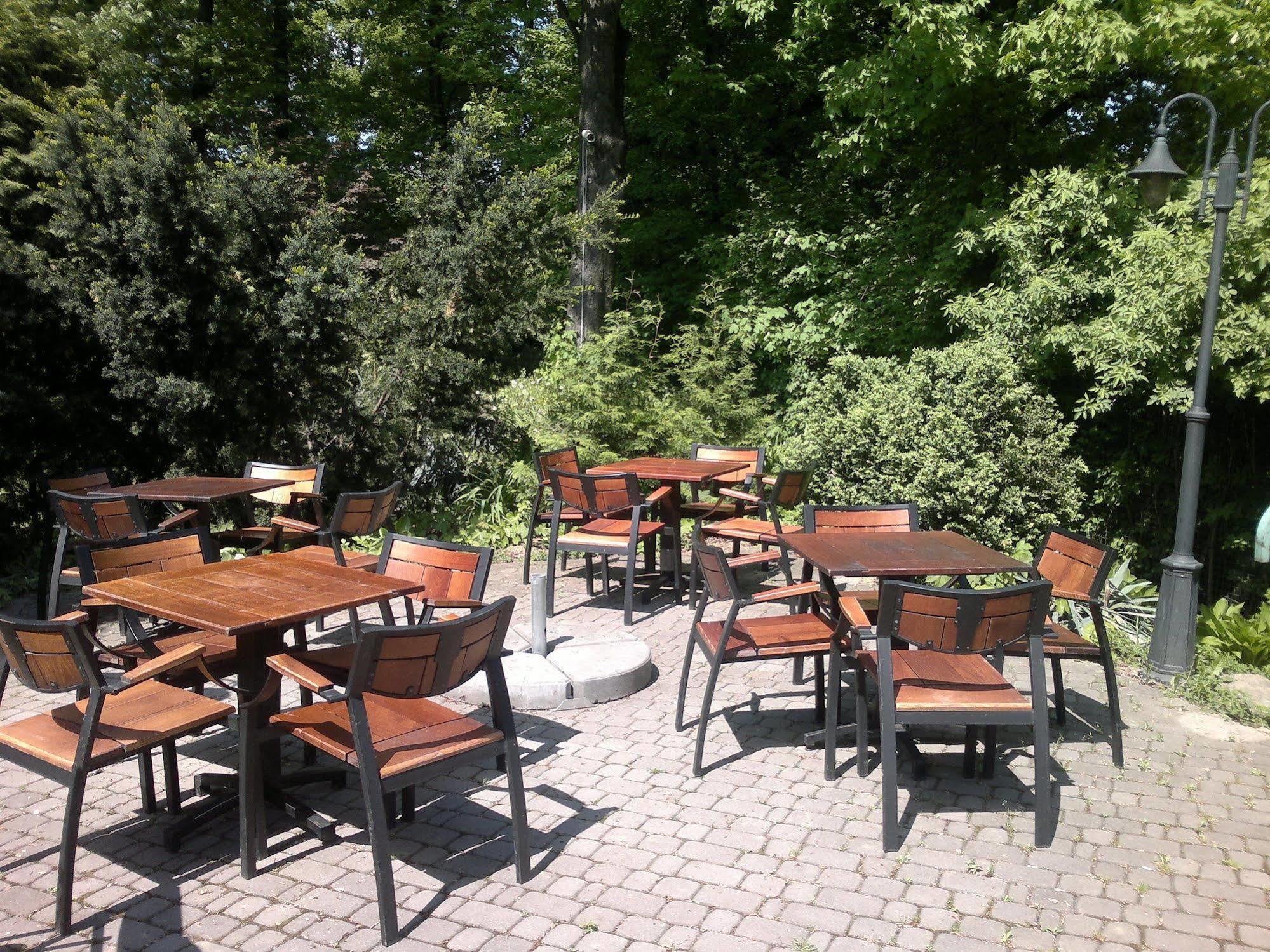 Dedek Park - Historyczny Dworek W Pieknym Parku Skaryszewskim Obok Stadionu Narodowego 바르샤바 외부 사진